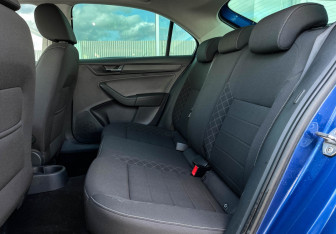 Подержанный автомобиль Skoda Rapid Liftback 2021 года (10 фото)