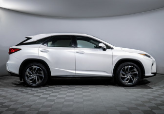 Подержанный автомобиль Lexus RX 2016 года (4 фото)