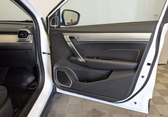 Подержанный автомобиль Geely Coolray 2023 года (24 фото)