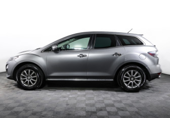 Подержанный автомобиль Mazda CX-7 2010 года (8 фото)