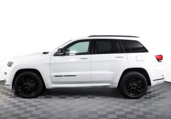 Подержанный автомобиль Jeep Grand Cherokee 2021 года (8 фото)