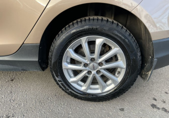 Подержанный автомобиль Volvo V40 Cross Country 2013 года (12 фото)