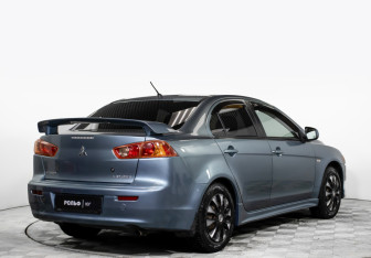Подержанный автомобиль Mitsubishi Lancer Sedan 2007 года (5 фото)