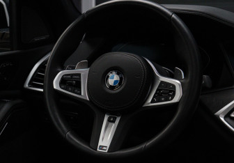 Подержанный автомобиль BMW X7 2019 года (16 фото)