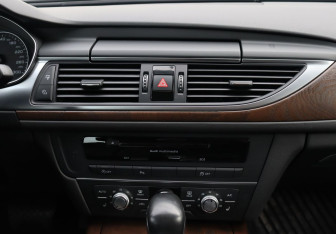 Подержанный автомобиль Audi A6 Sedan 2014 года (19 фото)