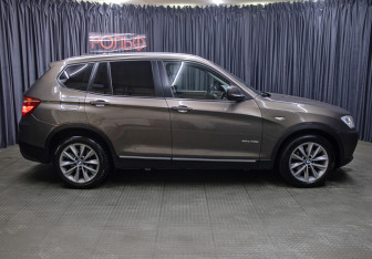 Подержанный автомобиль BMW X3 2012 года (4 фото)