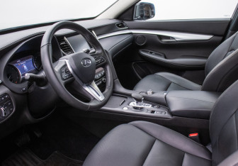 Подержанный автомобиль Infiniti QX50 2018 года (10 фото)