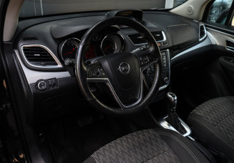 Подержанный автомобиль Opel Mokka 2013 года (12 фото)