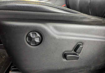 Подержанный автомобиль Jeep Grand Cherokee 2012 года (21 фото)