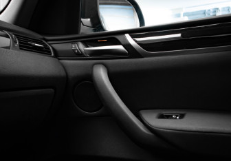 Подержанный автомобиль BMW X3 2014 года (22 фото)