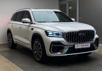 Подержанный автомобиль Geely Monjaro 2025 года (3 фото)