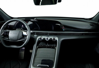 Подержанный автомобиль Exeed RX 2024 года (10 фото)