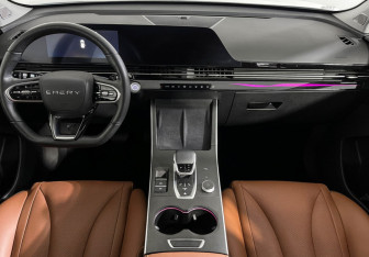 Подержанный автомобиль Omoda C5 2023 года (12 фото)