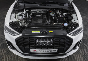 Подержанный автомобиль Audi Q3 2019 года (9 фото)