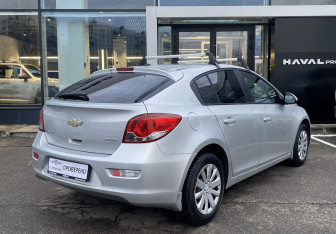 Подержанный автомобиль Chevrolet Cruze Hatchback 2012 года (5 фото)