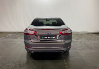 Подержанный автомобиль Ford Mondeo Sedan 2011 года (6 фото)