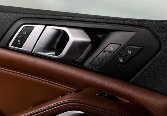 Подержанный автомобиль BMW X5 2018 года (18 фото)