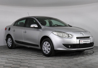 Подержанный автомобиль Renault Fluence 2011 года (2 фото)
