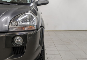 Подержанный автомобиль Hyundai Tucson 2008 года (17 фото)