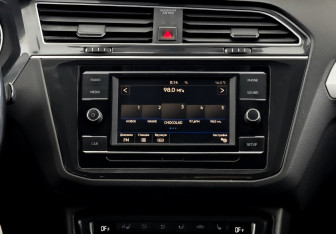 Подержанный автомобиль Volkswagen Tiguan 2018 года (15 фото)