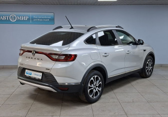 Подержанный автомобиль Renault Arkana 2019 года (5 фото)