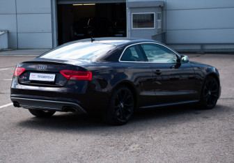Подержанный автомобиль Audi S5 Coupe 2012 года (5 фото)