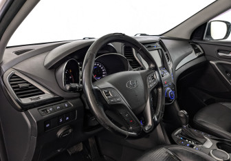 Подержанный автомобиль Hyundai Santa Fe 2012 года (15 фото)