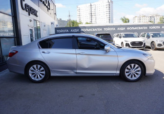 Подержанный автомобиль Honda Accord Sedan 2013 года (4 фото)
