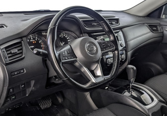 Подержанный автомобиль Nissan X-Trail 2019 года (16 фото)