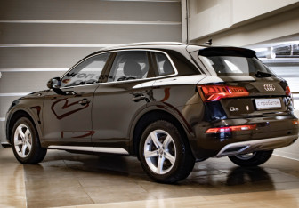 Подержанный автомобиль Audi Q5 2019 года (6 фото)