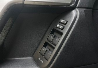 Подержанный автомобиль Toyota Land Cruiser Prado 2020 года (38 фото)