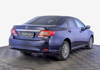 Подержанный автомобиль Toyota Corolla Sedan 2012 года (5 фото)