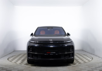 Подержанный автомобиль LiXiang L7 2023 года (2 фото)