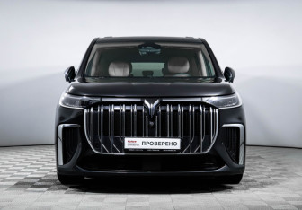 Подержанный автомобиль Voyah Dream 2023 года (2 фото)