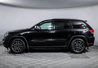 Подержанный автомобиль Jeep Grand Cherokee 2021 года (8 фото)