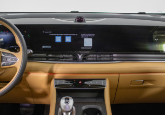 Подержанный автомобиль Voyah Dream 2023 года (13 фото)