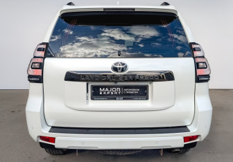 Подержанный автомобиль Toyota Land Cruiser Prado 2020 года (6 фото)