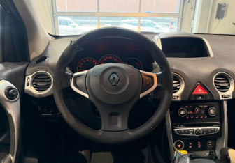Подержанный автомобиль Renault Koleos 2008 года (14 фото)