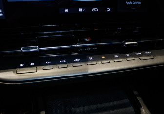 Подержанный автомобиль Changan UNI-S 2024 года (21 фото)