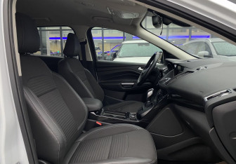 Подержанный автомобиль Ford Kuga 2018 года (22 фото)