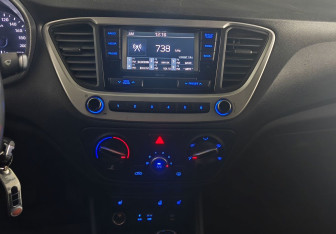 Подержанный автомобиль Hyundai Solaris Sedan 2017 года (14 фото)