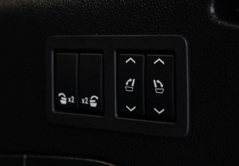 Подержанный автомобиль Cadillac Escalade Suv 2018 года (12 фото)