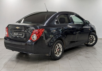 Подержанный автомобиль Chevrolet Aveo Sedan 2013 года (5 фото)