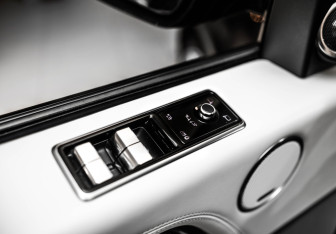 Подержанный автомобиль Land Rover Range Rover 2021 года (23 фото)