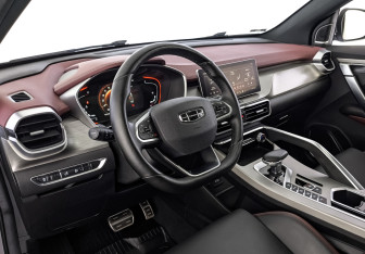 Подержанный автомобиль Geely Coolray 2024 года (15 фото)
