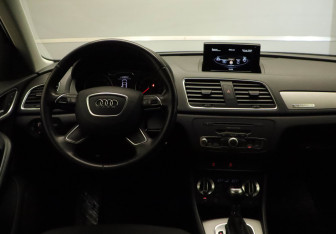 Подержанный автомобиль Audi Q3 2013 года (12 фото)