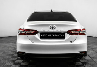 Подержанный автомобиль Toyota Camry Sedan 2019 года (6 фото)