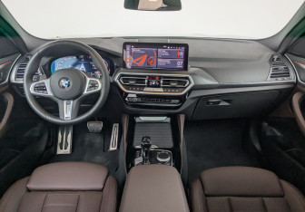 Подержанный автомобиль BMW X4 2023 года (21 фото)