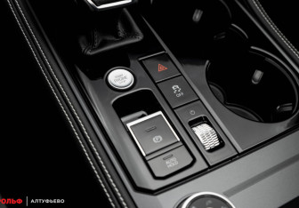 Новый Volkswagen Touareg 2025 (8 фото)