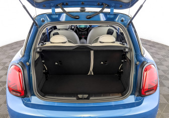 Подержанный автомобиль MINI Hatch 2021 года (10 фото)